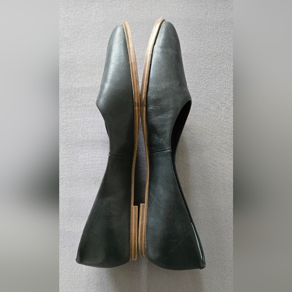 Black Flats, Size 7, Brand: Zodiac - Picture 2 of 5